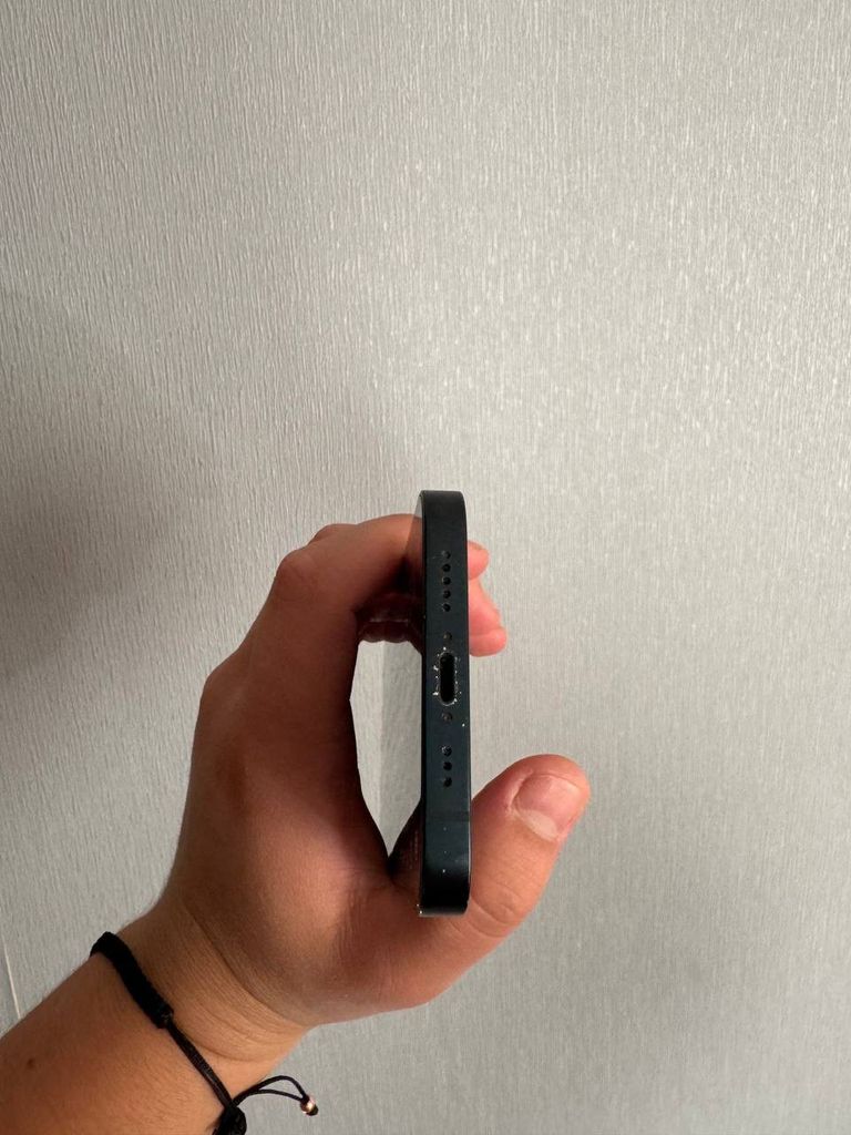 Дешево Apple iPhone 13 128GB Midnight (MLPF3) з ломбарду