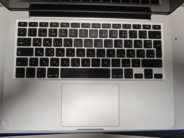 Оголошення Apple macbook pro a1502 13,3" core i5 2,8ghz/ram8gb/ssd256gb/intel iris graphics 6100 Б/У