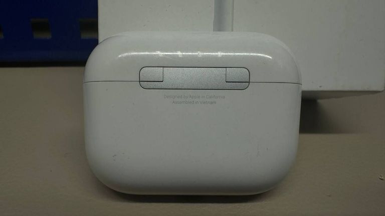 Розпродаж AirPods Pro 3, продавець Техноскарб