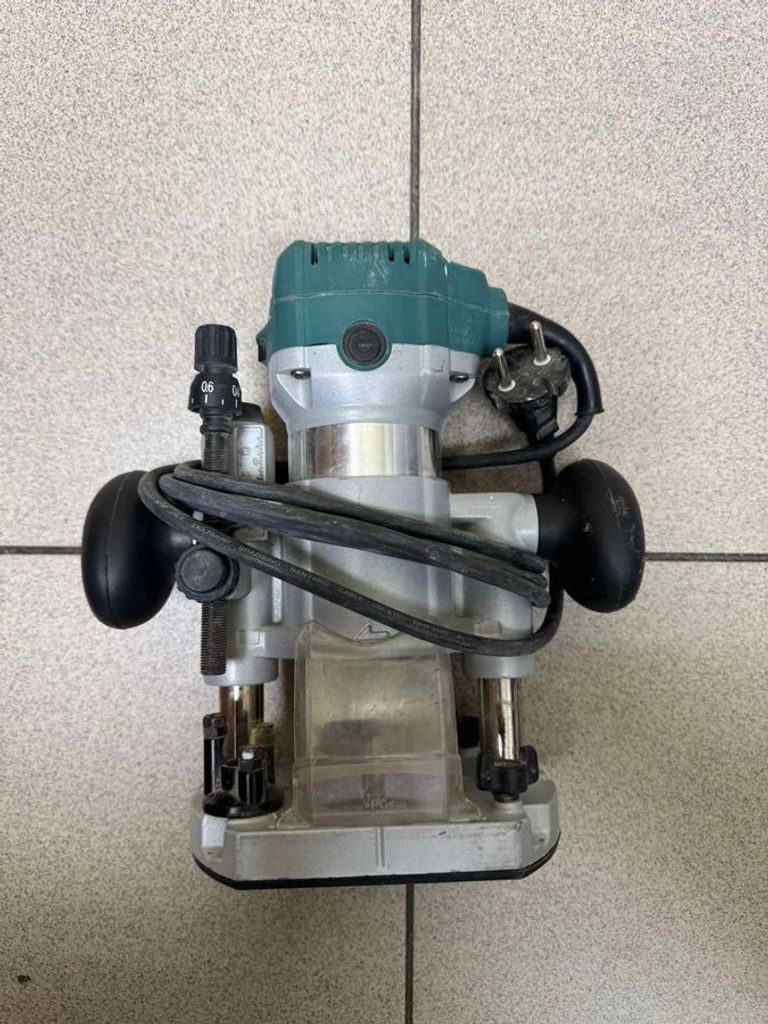 Оголошення Makita (Копія) rt0700c Б/У