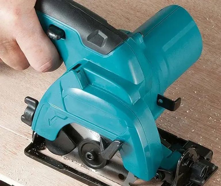 Дешиво Circular saw 85 мм с ломбарда