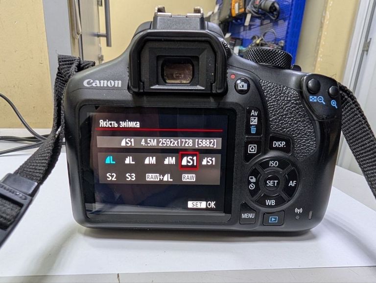 Canon eos 1300d canon ef-s 18-55mm f/3.5-5.6 is ii Код:01-200888272. Зображення 7