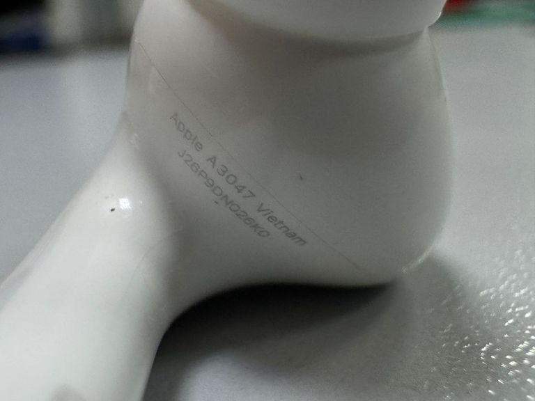 Apple airpods pro 2nd generation with magsafe charging case usb-c Код:01-200890609. Изображение 6