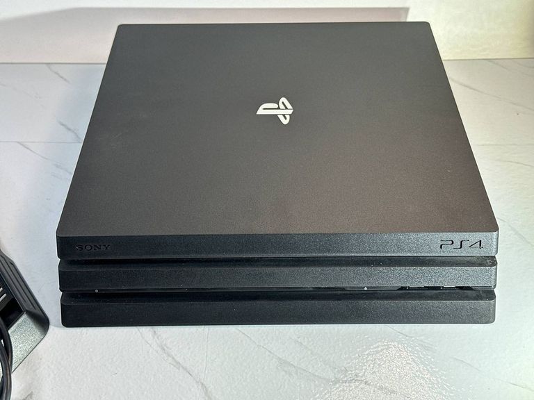Объявление Sony playstation 4 pro 1tb Б/У