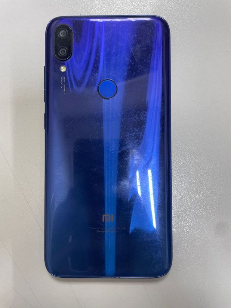 Купити Xiaomi mi play 4/64gb Б/У