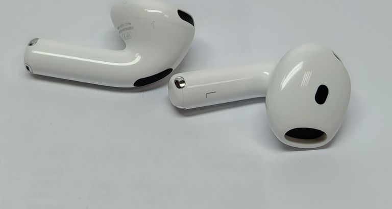 Розпродаж Apple airpods 4, продавець Техноскарб