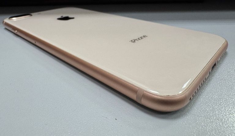 Apple iphone 8 plus 64gb Код:01-200913969. Зображення 8