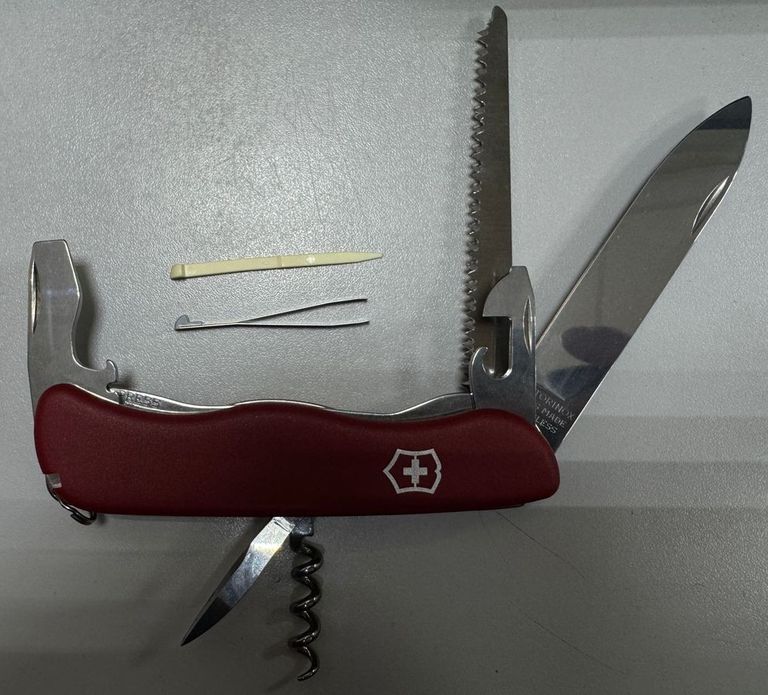 Купить Victorinox Forester Red (0.8363) Б/У