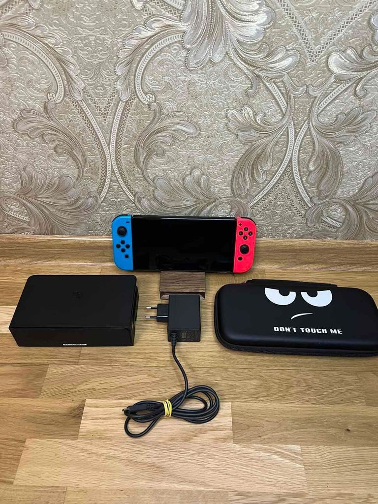Купити Nintendo Switch OLED (HEG-001) Б/У