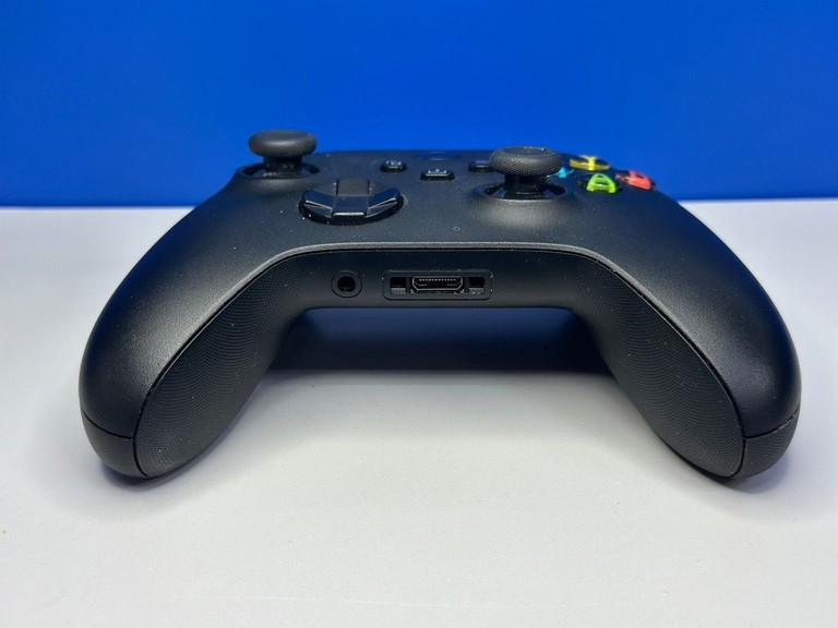 Дешиво Microsoft xbox series x s wireless controller с ломбарда
