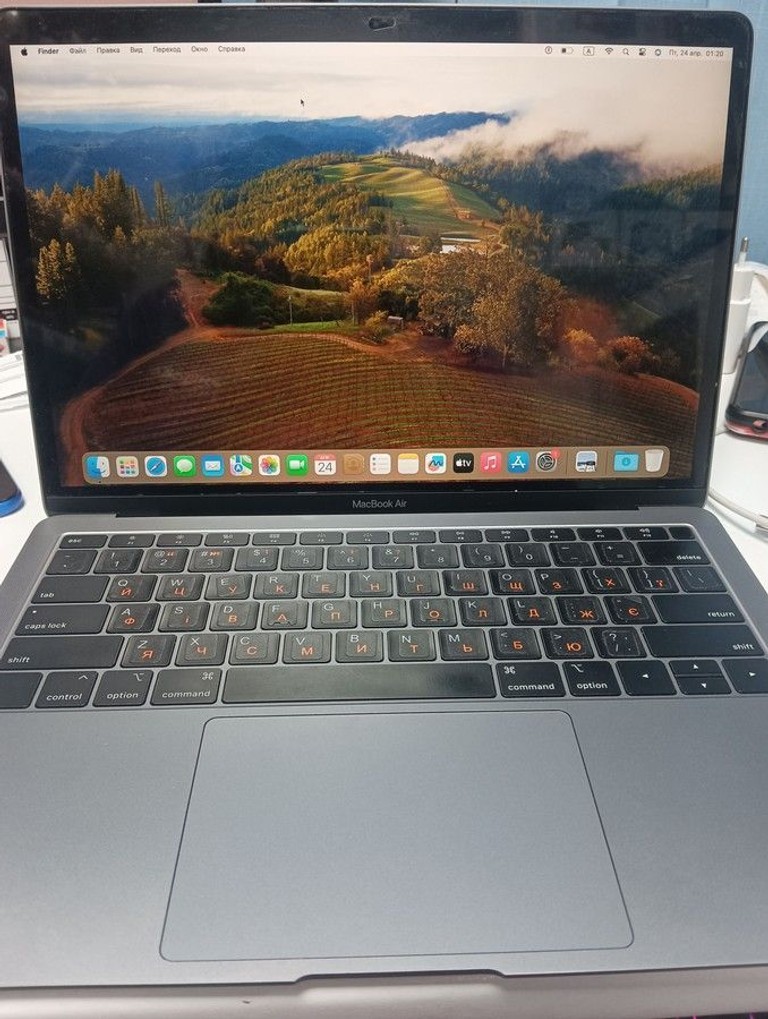 Купити Apple macbook air a1932 13,3" core i5 1,6ghz/ram8gb/ssd128gb/intel uhd graphics 617 Б/У