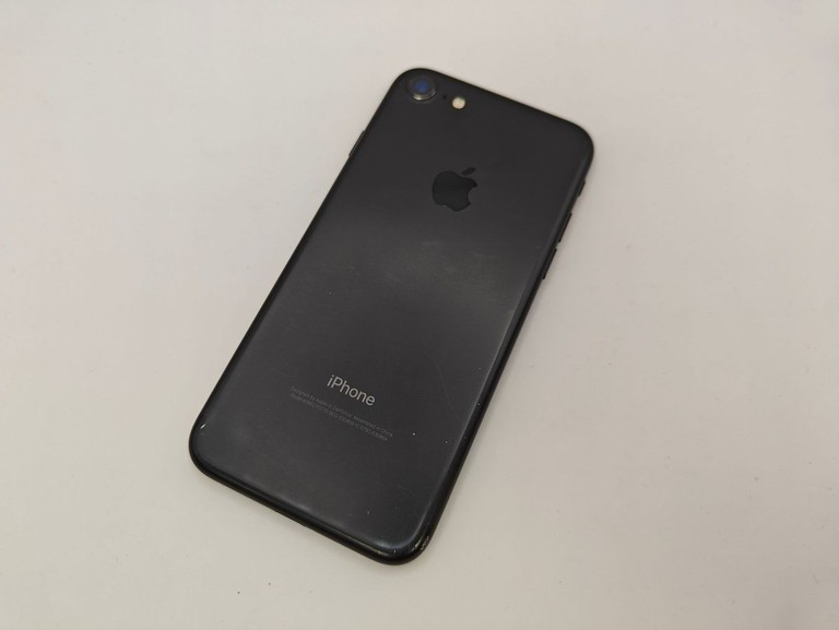 Розпродаж Apple iphone 7 32gb, продавець Техноскарб