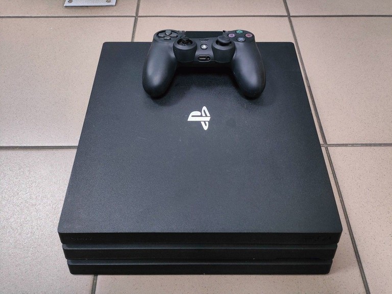 Оголошення Sony playstation 4 pro 1tb Б/У