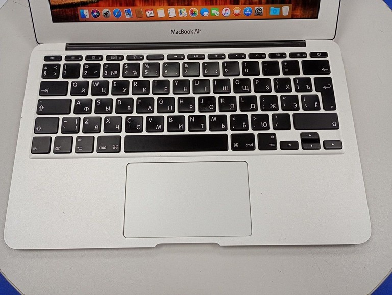 Оголошення Apple a1370/ екр 11,6"/ core 2 duo 1.4ghz /ram 2 gb/ ssd128 gb/ gf320 Б/У
