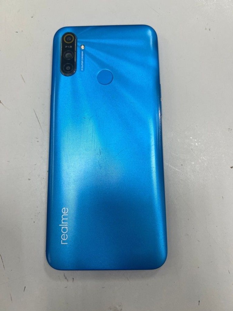 Дешево realme C3 2/32GB Blue з ломбарду