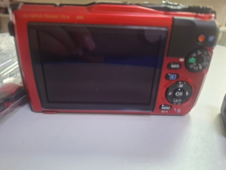 Розпродаж Olympus TG-6 Red (V104210RE000), продавець Техноскарб