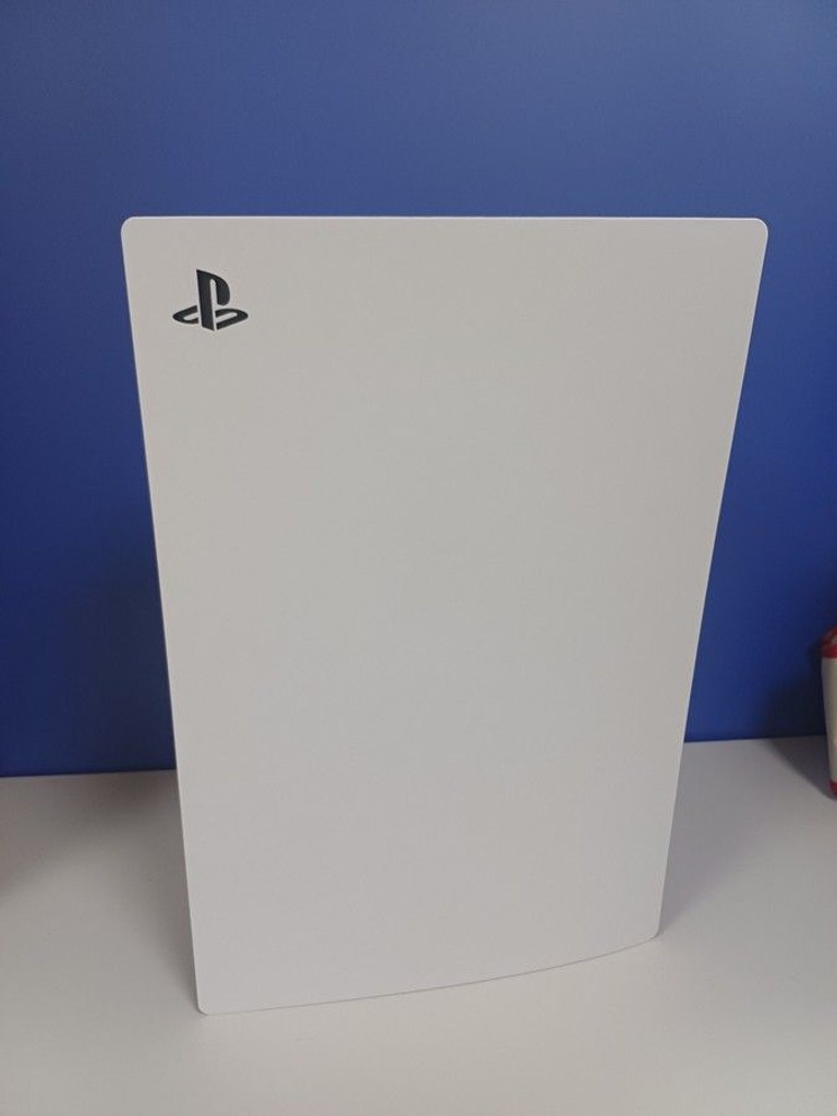 Дешиво Sony PlayStation 5 825GB с ломбарда