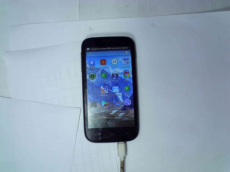 Купити Fly iq4404 spark Б/У