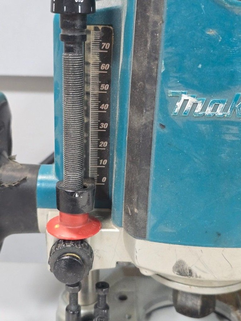Оголошення Makita rp2300fc Б/У