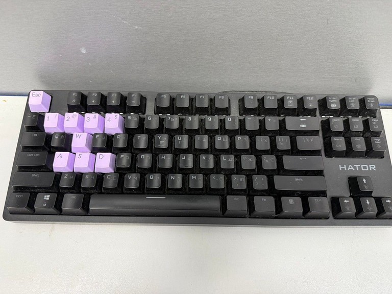 Дешево Hator rockfall evo tkl з ломбарду