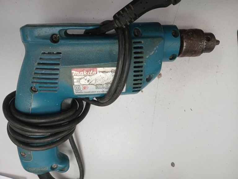 Дешево Makita 6408 з ломбарду
