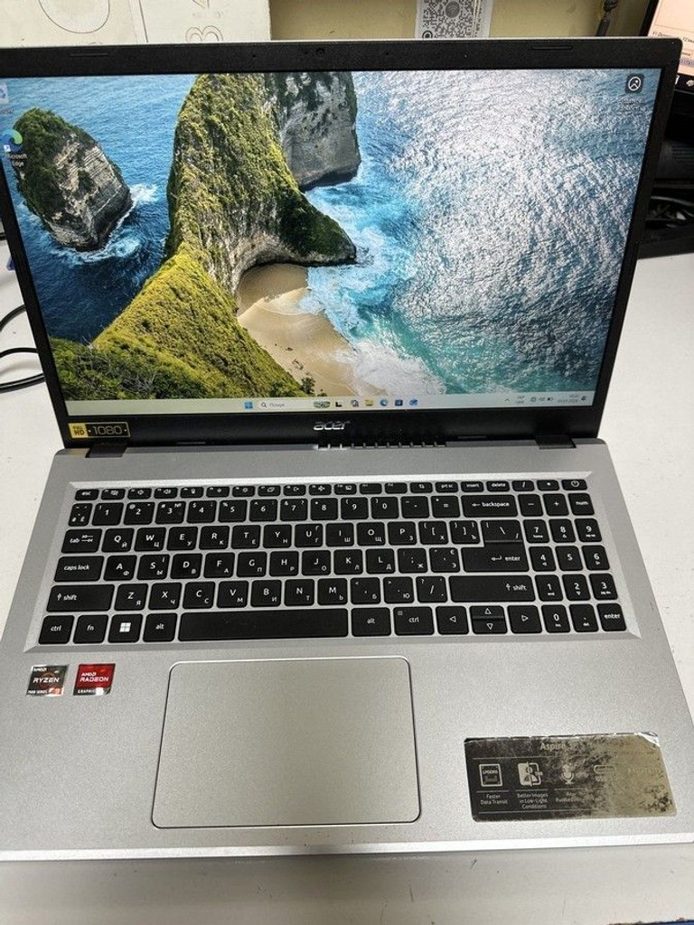 Дешево Acer 15/ryzen 3 7320u ddr5/8gb ddr5/hdd *відсутній/ssd 512 gb/*інтегрована з ломбарду