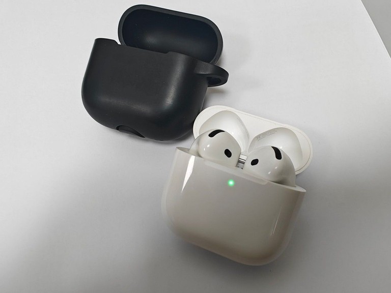 Купити Apple airpods 4 Б/У