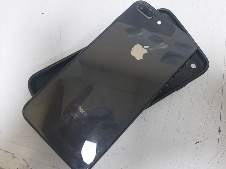 Купити Apple iphone 8 plus 64gb Б/У