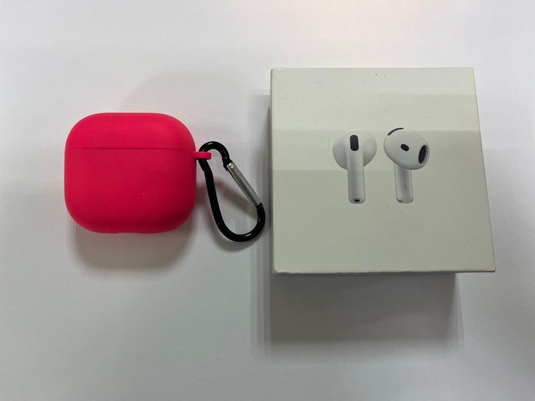 Купить Apple airpods 4 Б/У