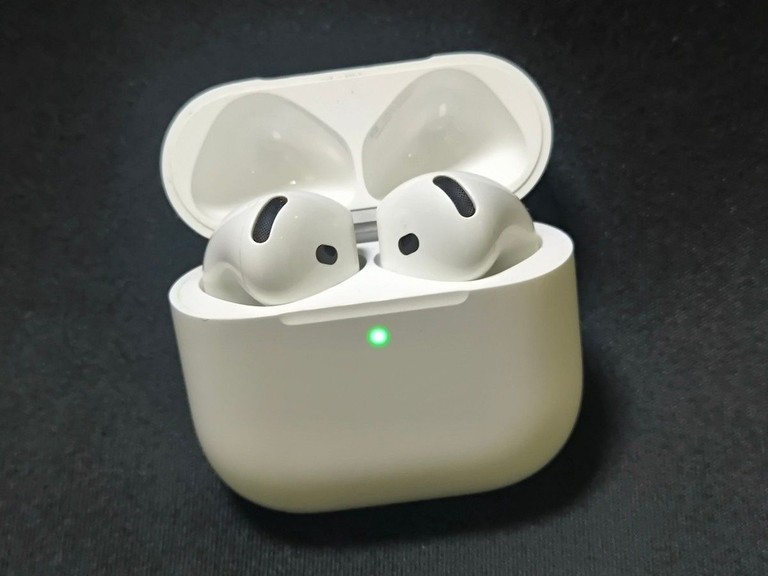 Купити Apple airpods 4 Б/У