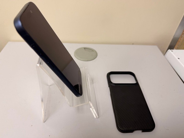 Объявление Apple iPhone 17 Pro 256GB Deep Blue (MG8J4) Б/У