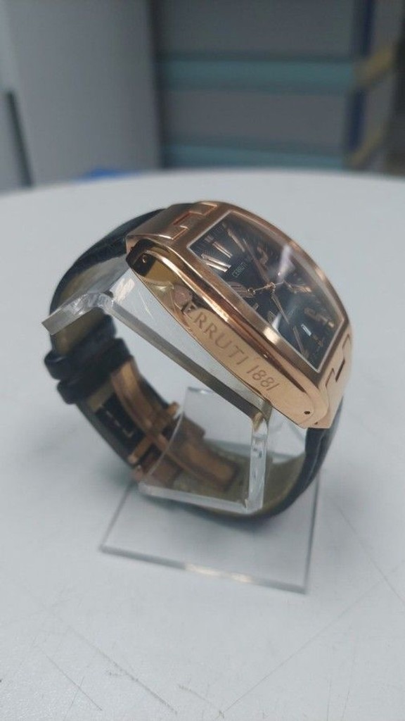 Дешиво Cerruti 1881 60281 с ломбарда