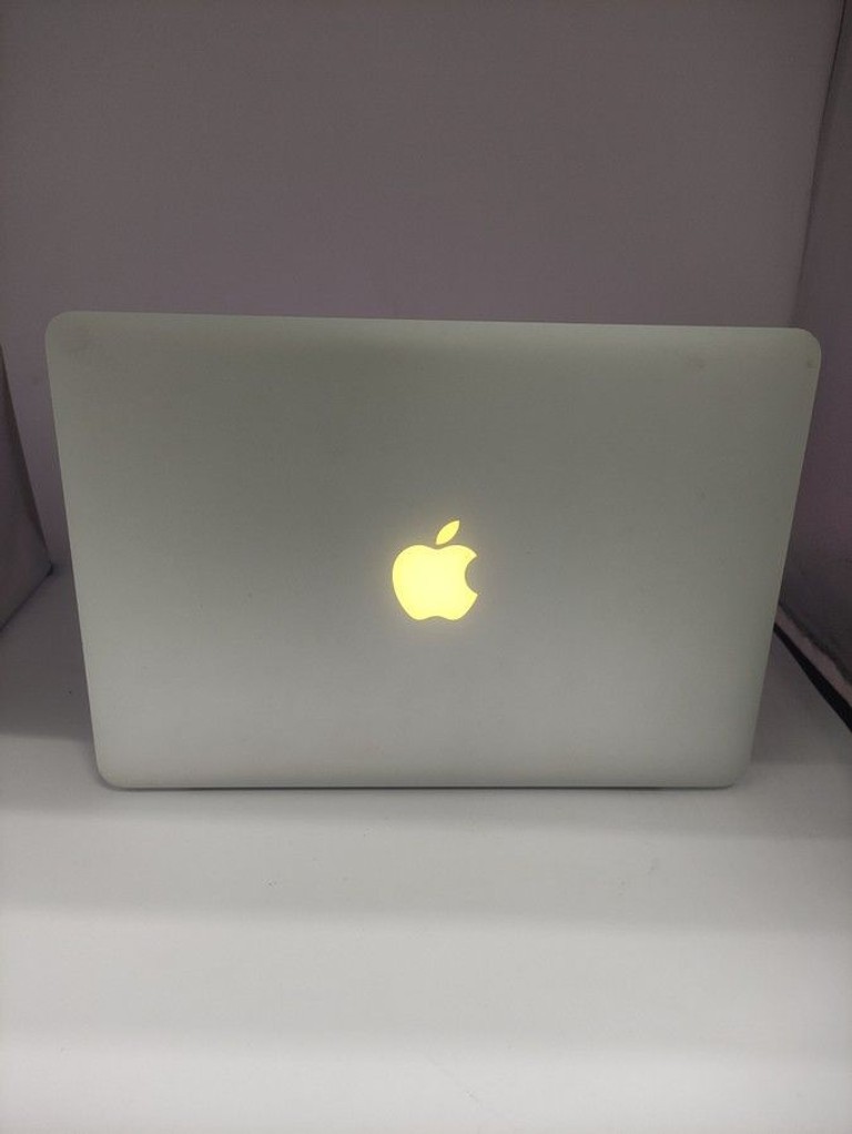 Объявление Apple Macbook Pro a1502/ core i5 2,4ghz/ ram4gb/ ssd128gb/ intel iris 5100/ retina Б/У
