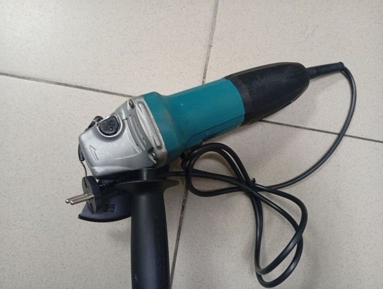 Оголошення Makita GA5030R Б/У
