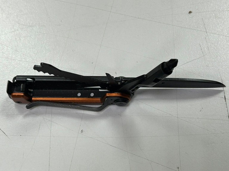 Дешиво Gerber Armbar Trade - Silver (1064416) с ломбарда