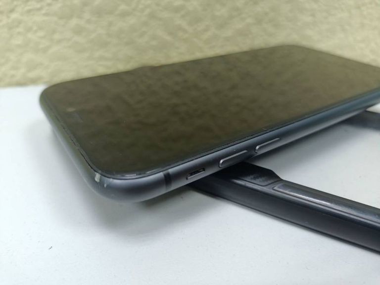 Розпродаж Apple iphone 11 64gb, продавець Техноскарб