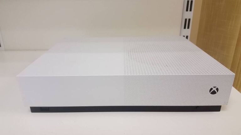 Дешево Xbox360 one s 1000gb з ломбарду