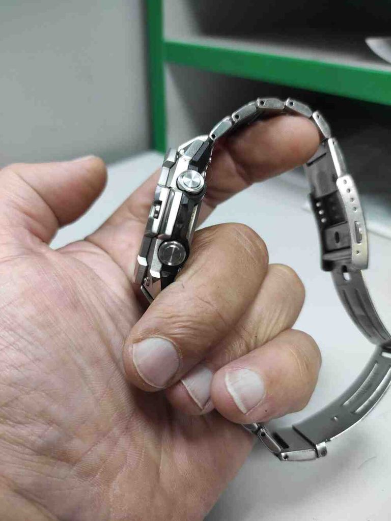 Оголошення Casio G-SHOCK GST-B400BB-1AER Б/У