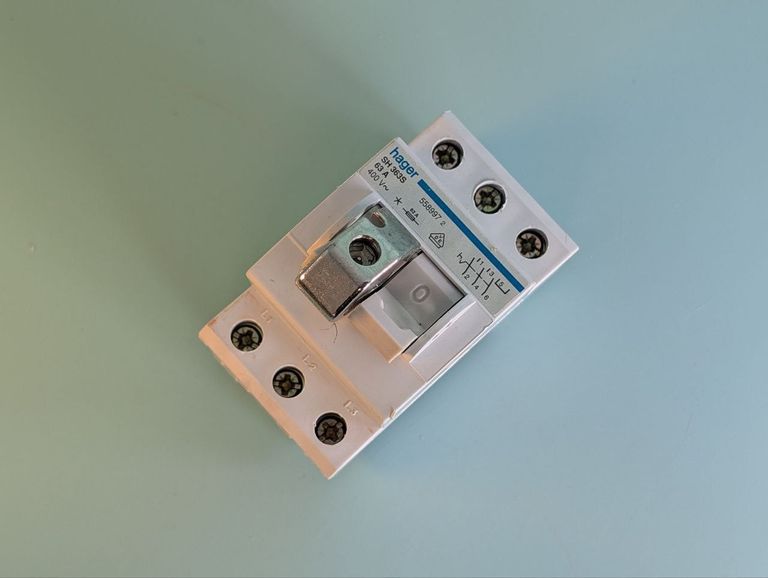 Оголошення Компактний вимикач навантаження SH363S 3Р 63А / 400В з замком Hager. Новий. Б/У