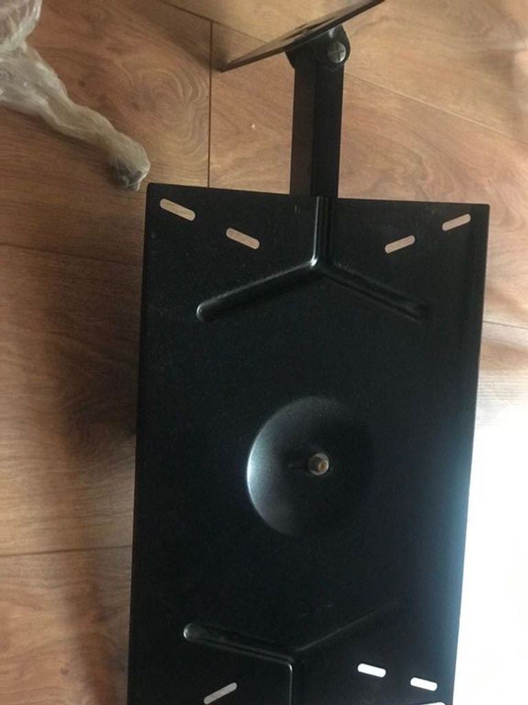 Купить крепление полка на стенку Б/У