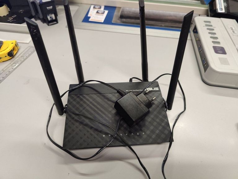 Купить Asus RT-AC1200 V2 Б/У