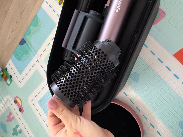 Dyson Airwrap i.d. Multi-Styler and Dryer Straight to Wavy Jasper Plum (599021-01) Код:null. Изображение 8