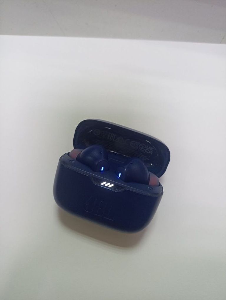 Дешиво Jbl tune 230nc с ломбарда