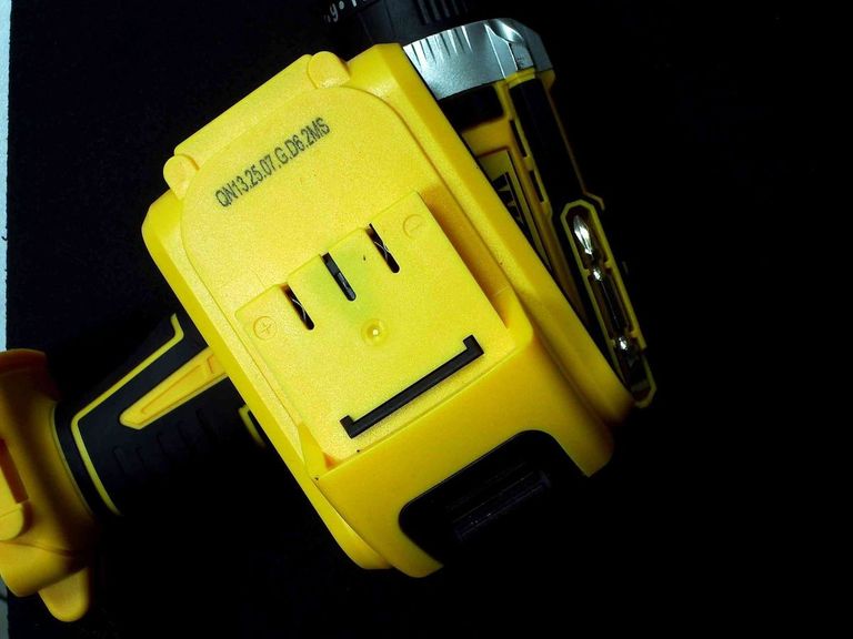 Дешево Wolt torque 45nn.m 2акб зп з ломбарду