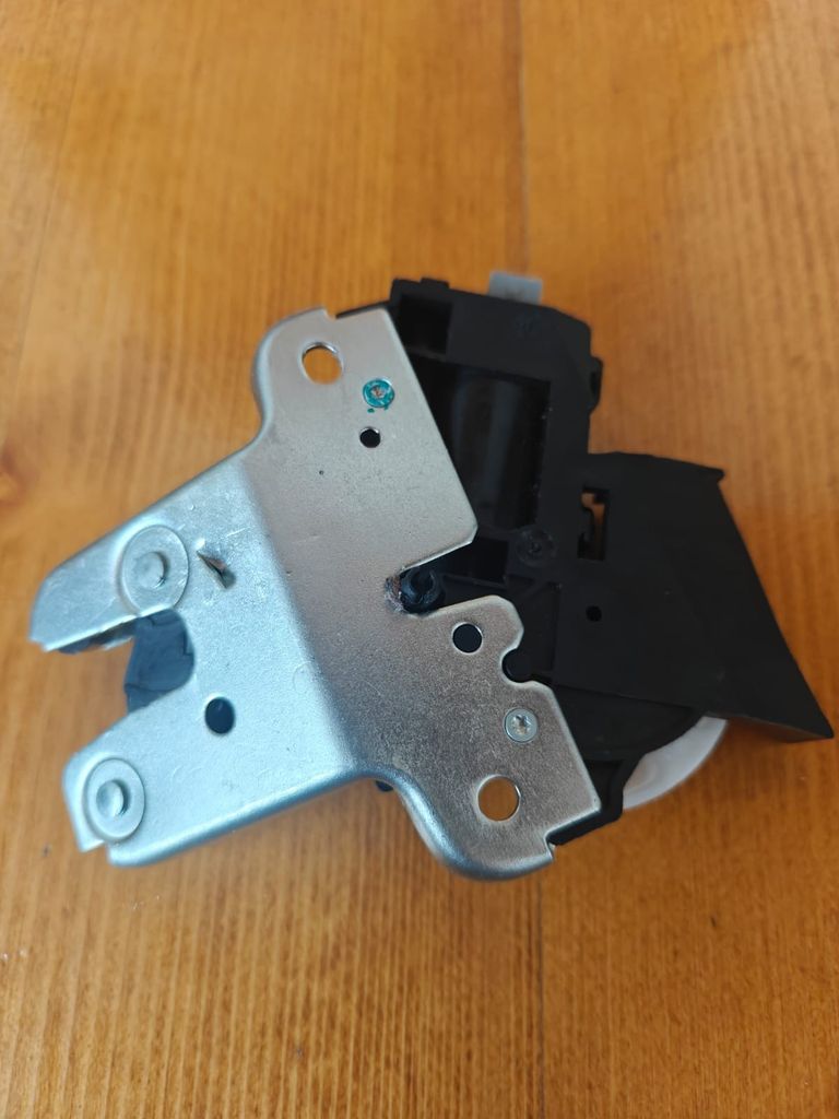 Оголошення AUDI VW PASSAT B6 CC EOS JETTA .А4,а6,а8 Б/У