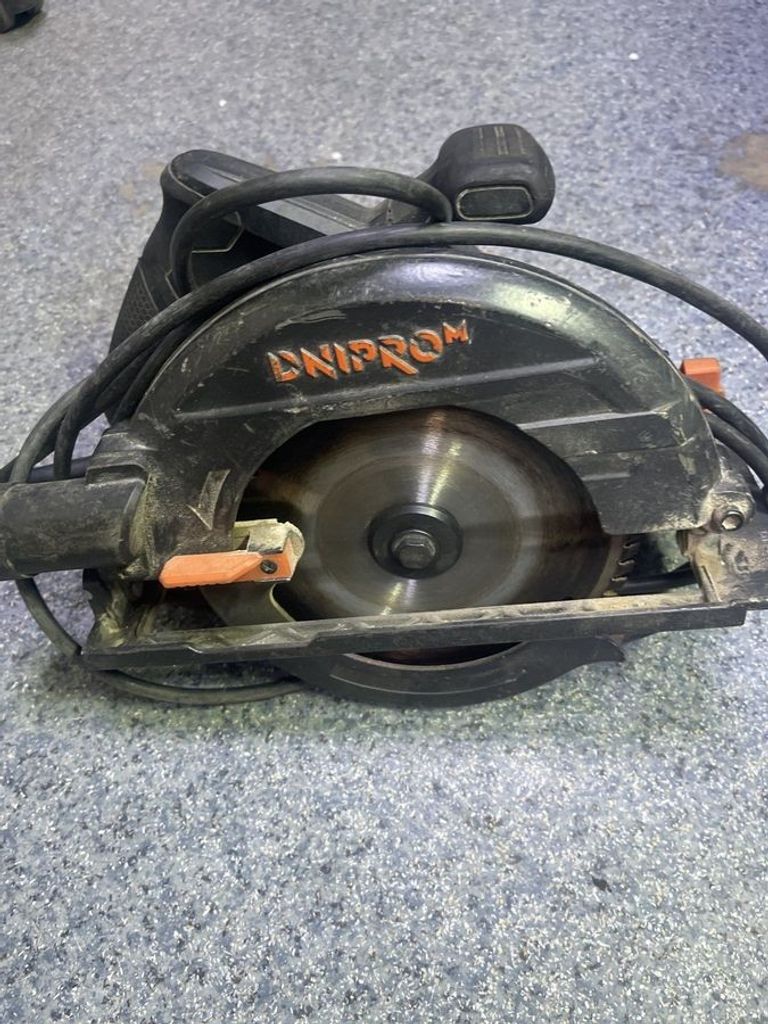 Дешево Dnipro-M cs-185lx з ломбарду