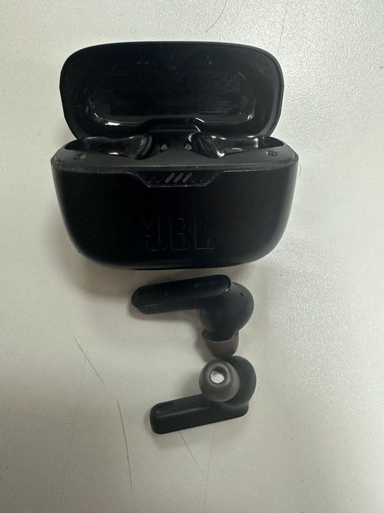 Дешево Jbl tune 230 nc tws black з ломбарду