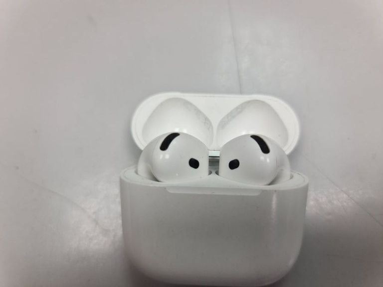 Купити Apple airpods 4 with active noise cancellation Б/У