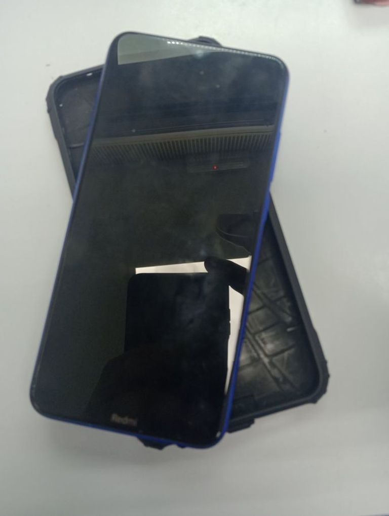 Купити Xiaomi Redmi 8A 2/32GB Black Б/У