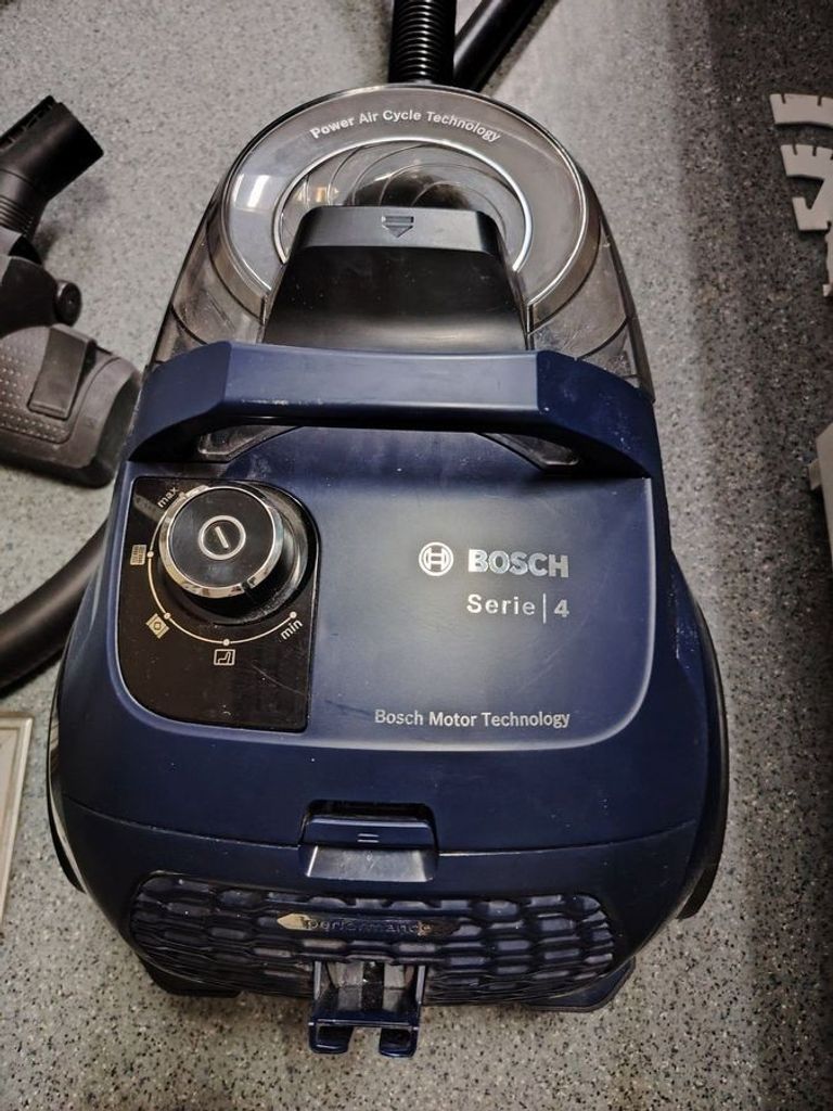 Купить Bosch Serie 4 BGS21X320 Б/У